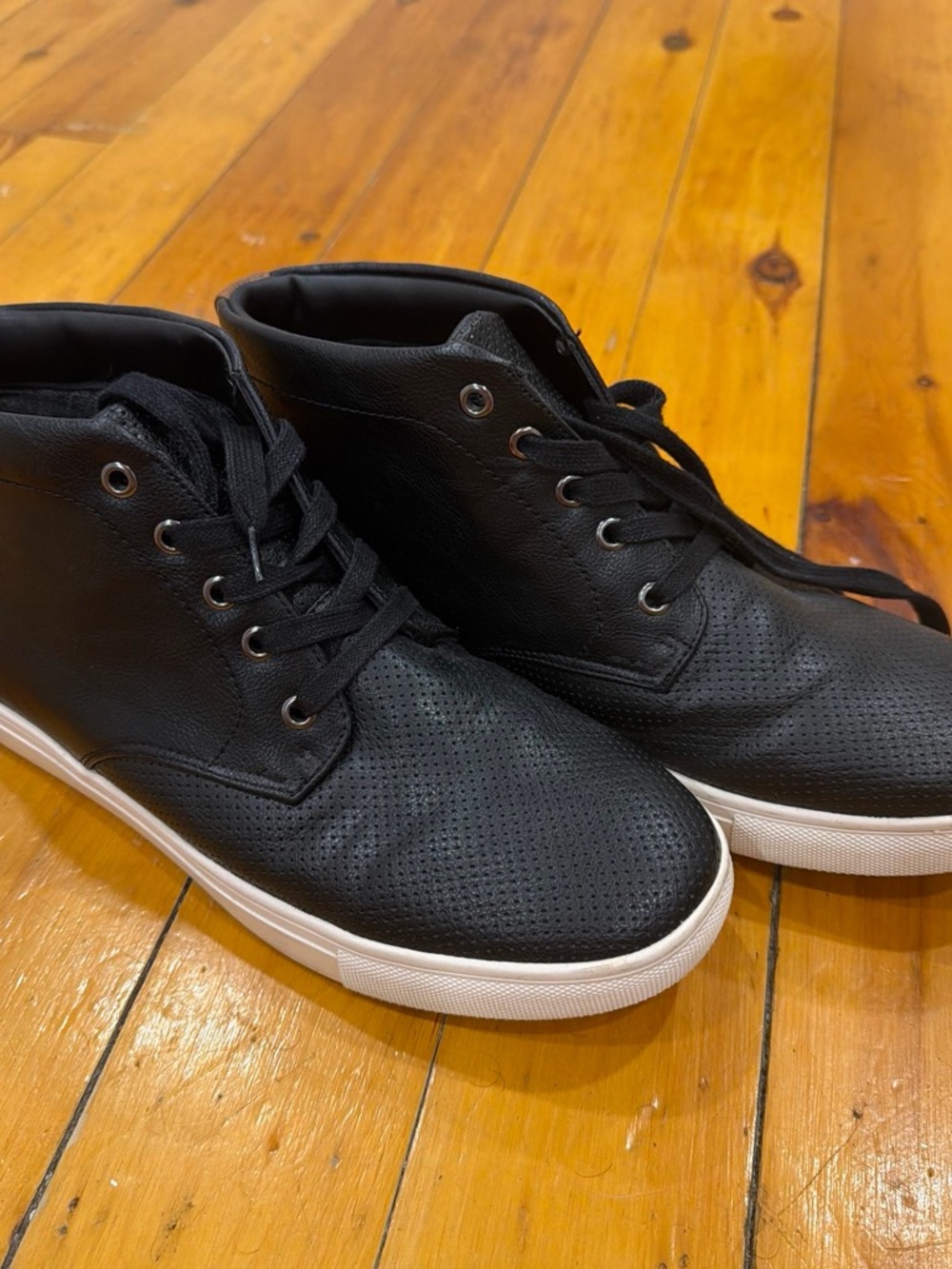 Steve Madden Black High-Top Casual Boots with White Sole
